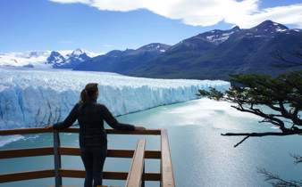 Scenic glacier view from the Perito Moreno lookout in Patagonia, Argentina. 