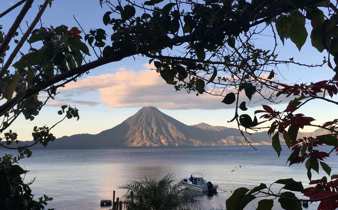 Lac Atitlan Volcan Guatemala