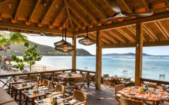 H0hll 127156162 Rosewoodlittledixbay Reefhouse Seafrontdining WIDE LARGE 16 9 (1)
